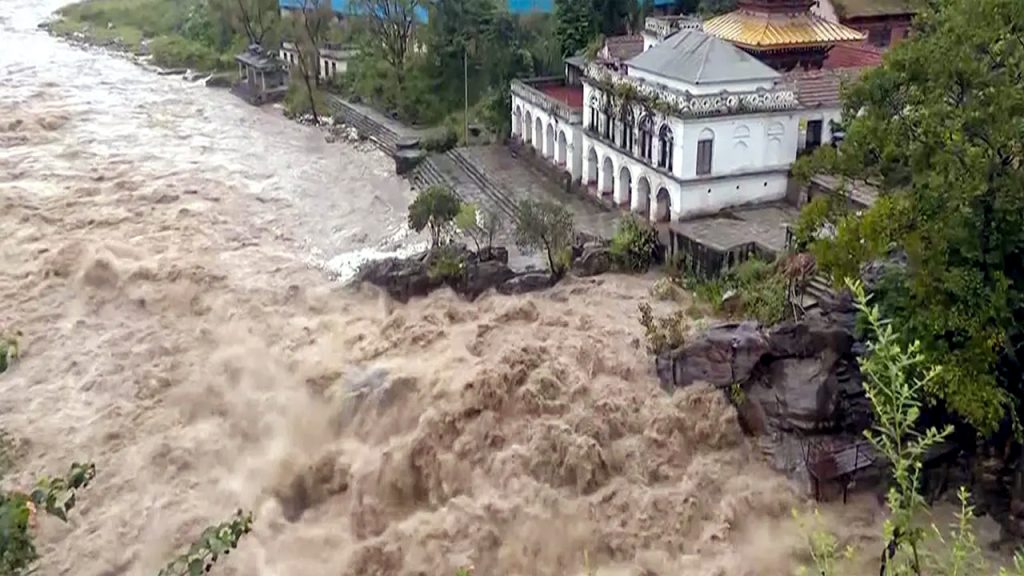 টানা বর্ষণ-বন্যা-ভূমিধসে নেপালে ৪ দিনে ২১ জনের মৃত্যু