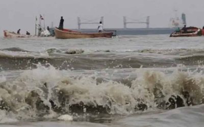 বঙ্গোপসাগরে মাছ ধরার নৌকাকে গভীর সাগরে যাওয়া যাবে না