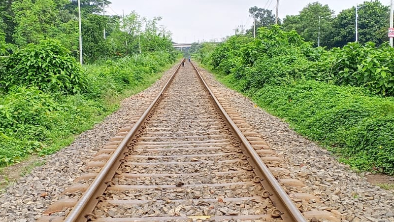 বগুড়ায় ট্রেনের ধাক্কায় নারীর মৃত্যু
