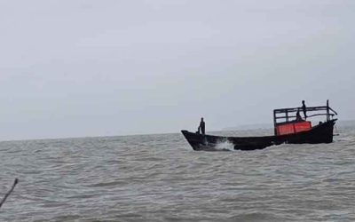 ঝড়ের কবলে ট্রলার ডুবিতে ২ জেলে নিহত, নিখোঁজ ২