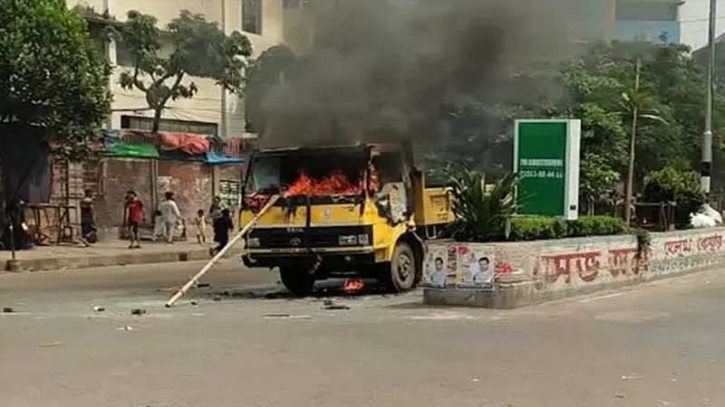 রাজধানীর উচ্ছেদ অভিযানে ভাঙচুর-আগুন, চার মামলায় আসামি দুই হাজার