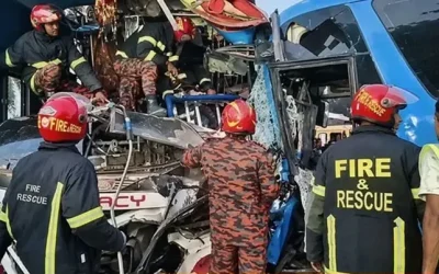 ঢাকা-মাওয়া এক্সপ্রেসওয়েতে বাস খাদে পড়ে নিহত ৩, আহত ১৬