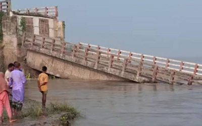 পদ্মায় ভাঙন, ধসে পড়লো ৮ কোটি টাকার সেতু