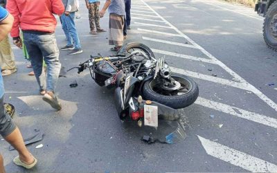 নরসিংদী মোটরসাইকেল ট্রাকের ধাক্কায় দুই বন্ধুর মৃত্যু