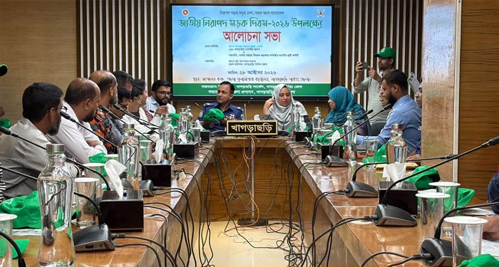 জাতীয় নিরাপদ সড়ক দিবস উপলক্ষে খাগড়াছড়িতে আলোচনা সভা