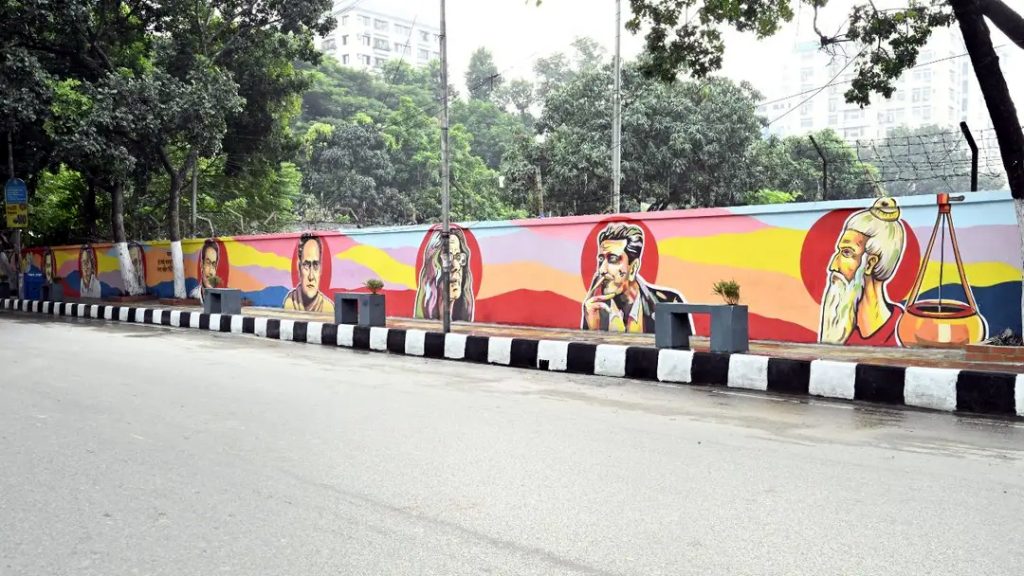 ফুটপাত দখলমুক্ত করে সেগুনবাগিচার নতুন রূপ দিলো ডিএসসিসি