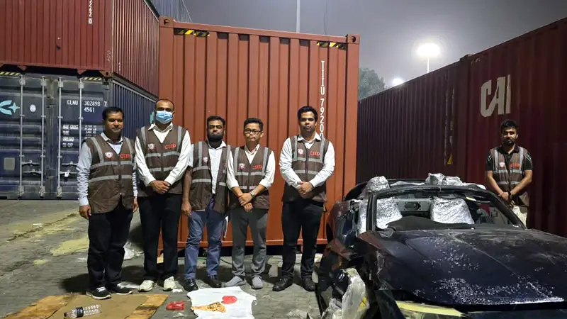পুরাতন গাড়ির যন্ত্রাংশের আড়ালে বিএমডব্লিউ রেসিং কার ও যন্ত্রাংশ আমদানি
