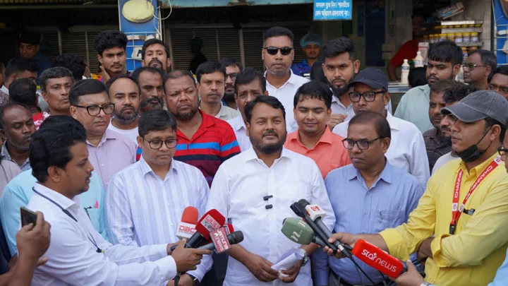 রাজশাহীর সব ফুটপাত দখলমুক্ত করা হবে, পুনর্বাসন করা হবে হকারদের
