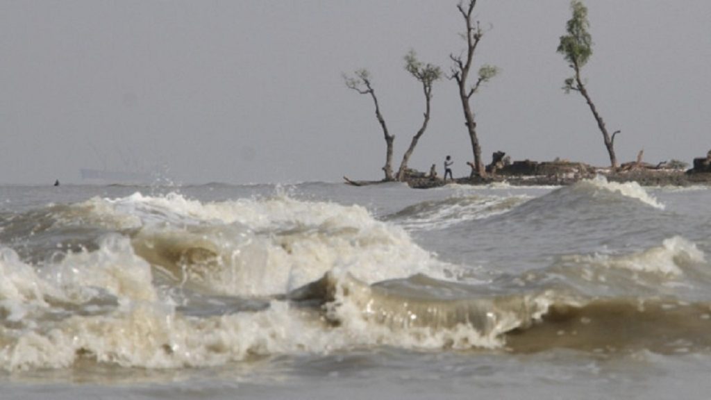 বঙ্গোপসাগরে সুস্পষ্ট লঘুচাপ, ৪৮ ঘণ্টার মধ্যে ঘূর্ণিঝড়ের আশঙ্কা