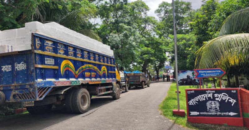 পূজা উপলক্ষে সাত দিন আমদানি-রফতানি বন্ধ আখাউড়া স্থলবন্দরে