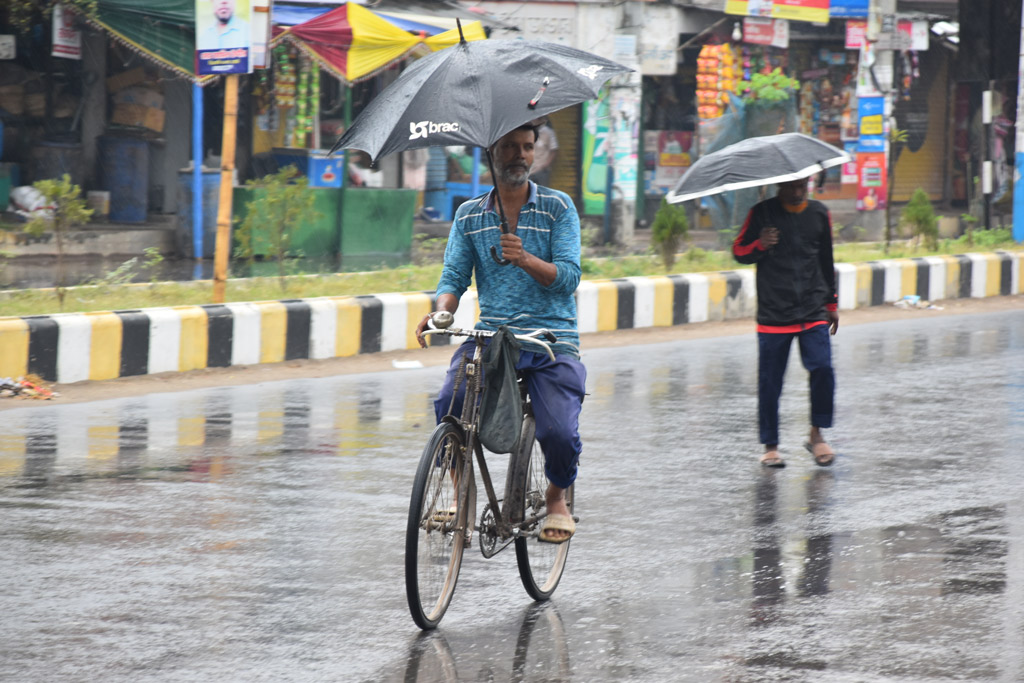 ৬ জেলায় বৃষ্টির সম্ভাবনা, কমবে দিনের তাপমাত্রা