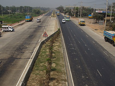 তিন মাসে নিহত ১৩০, অধরাই থাকছে নিরাপদ সড়ক