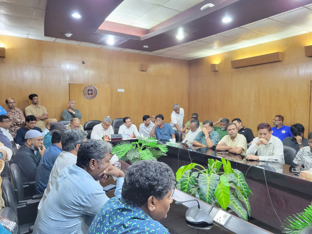 সাংবাদিকদের ওপর হামলা: রাবির হল প্রাধ্যক্ষকে অব্যাহতি
