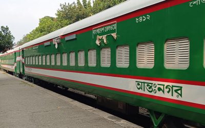 ভারত থেকে এলো ১৮টি ব্রডগেজ রেলকোচ